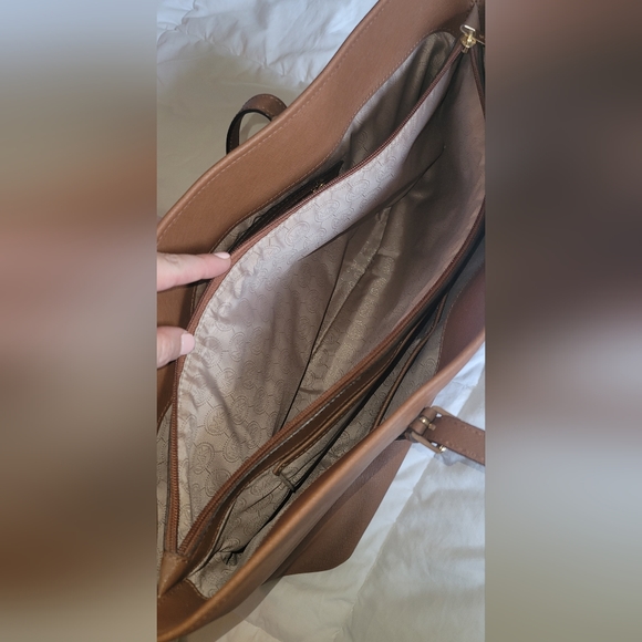 Michael Kors bag, purse, computer tote, carry on - Picture 8 of 9